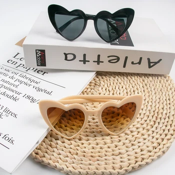 1ШТ Солнцезащитные очки в форме сердца Женская уличная мода Большая Оправа Модные Милые Сексуальные Ретро Кошачий глаз Винтажные Черно-Красные очки